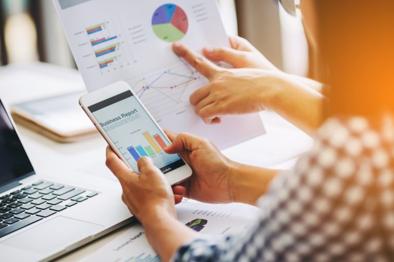 Investment banking analyst