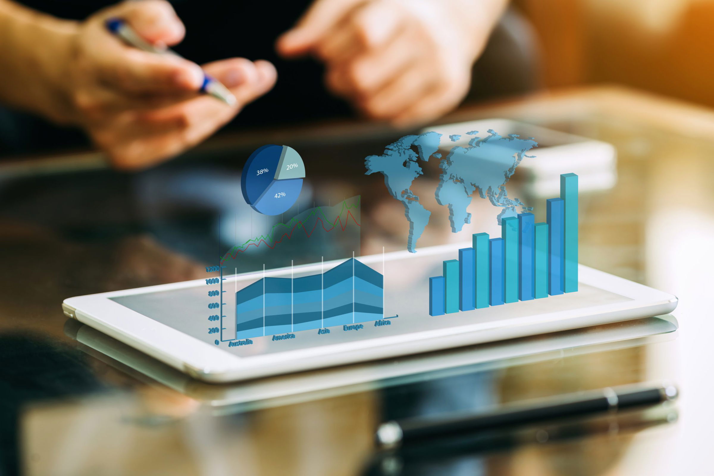 What Are the Benefits of Being a Financial Analyst?