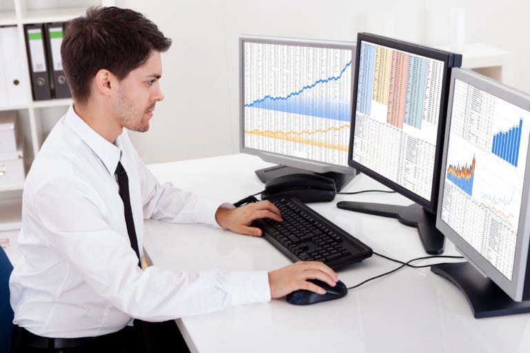 Fianncial analyst