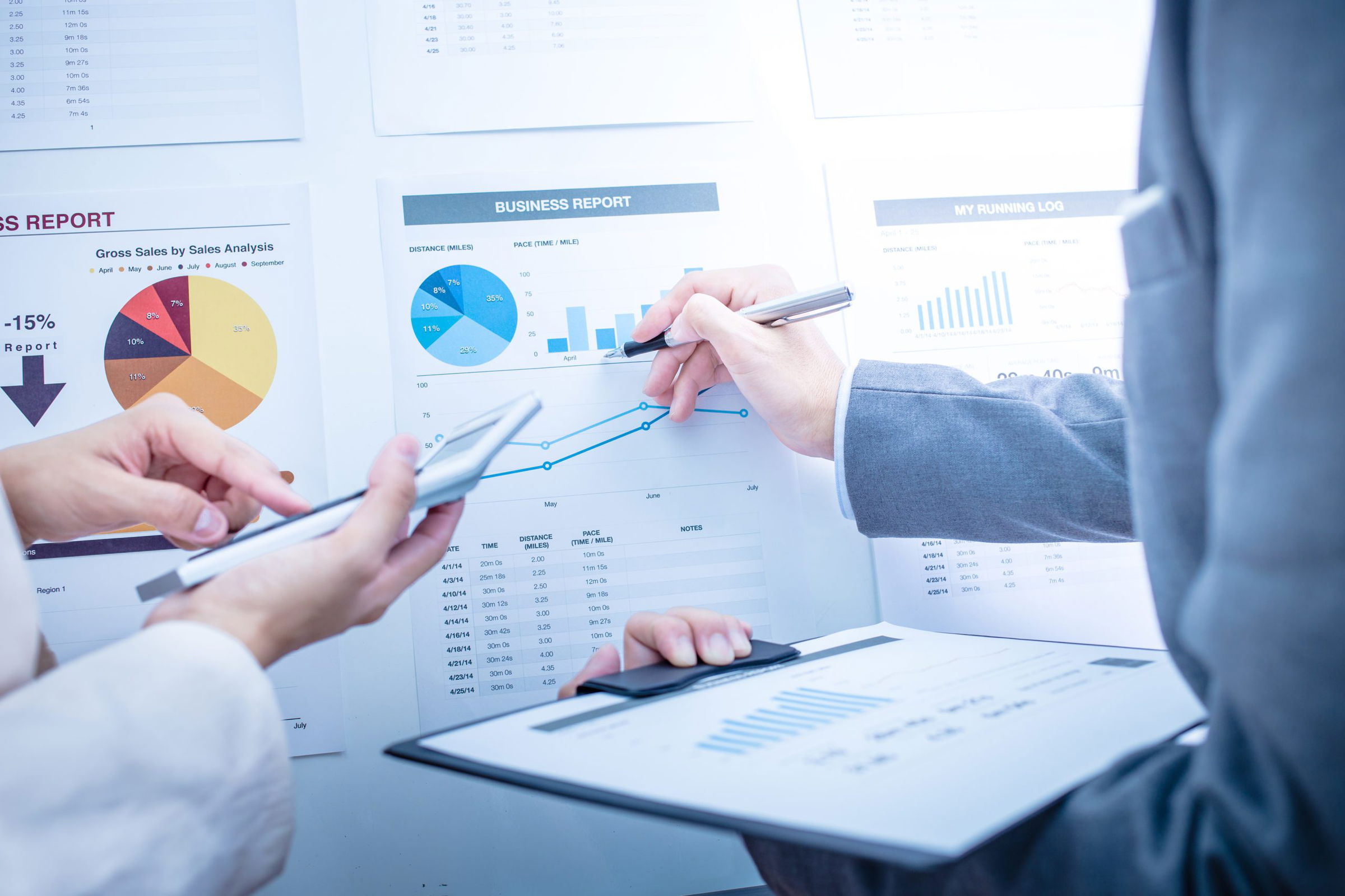 Here’s how to advance your career with a financial analyst certificate program online