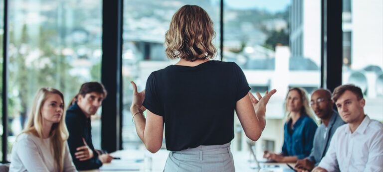 How Management Courses Enhance Leadership Skills